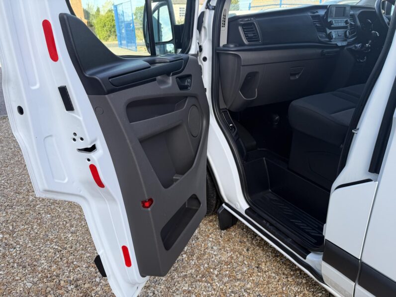 Transit Custom Leader L2 2.0 Eco Blue, Fantastic Racking 240V Inverter (EA23 CNO) full